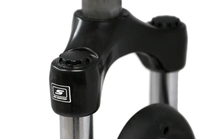 Suntour M3010 24 Inch Suspension Fork 1 1/8 Black 6 Suntour M3010 24 Inch Suspension Fork 1 1/8 Black - Image 4